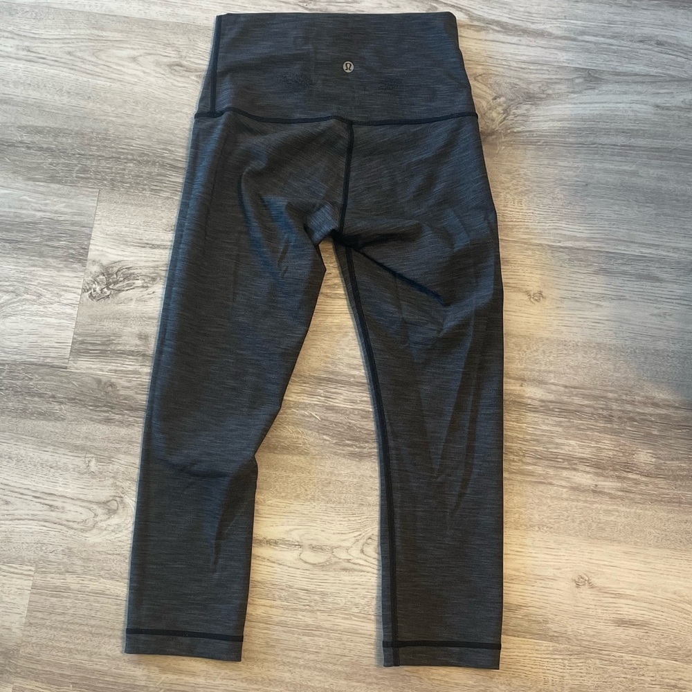 Lululemon Crops Size 6